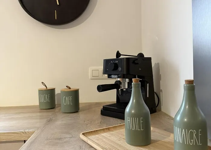 Frangines & Compagnie Hotton